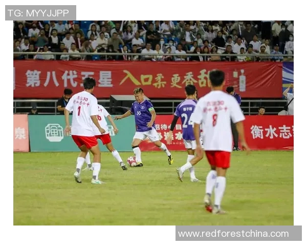 中国明星与足球明星的跨界合作盛宴引发热议与关注