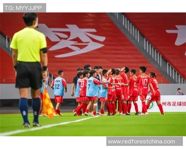 探讨当今足坛的传奇人物与他们的影响力