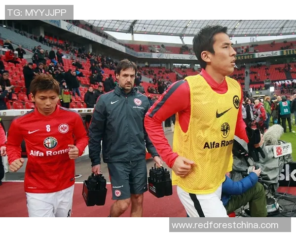 新晋足球明星黑人崛起引发全球关注展现非凡才华与无限潜力 新晋足球明星黑人崛起引发全球关注展现非凡才华与无限潜力